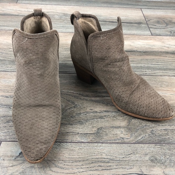 Lucky Brand Shoes - LUCKY BRAND Loria suede ankle bootie, size 8M